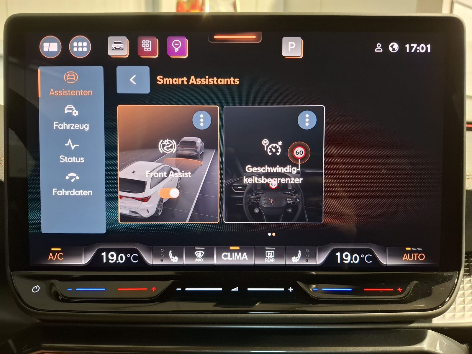 Fahrzeugabbildung CUPRA Leon 1.5 eTSI DSG AHK*DYNAMICA*EDGE*LED*5JGARAN.