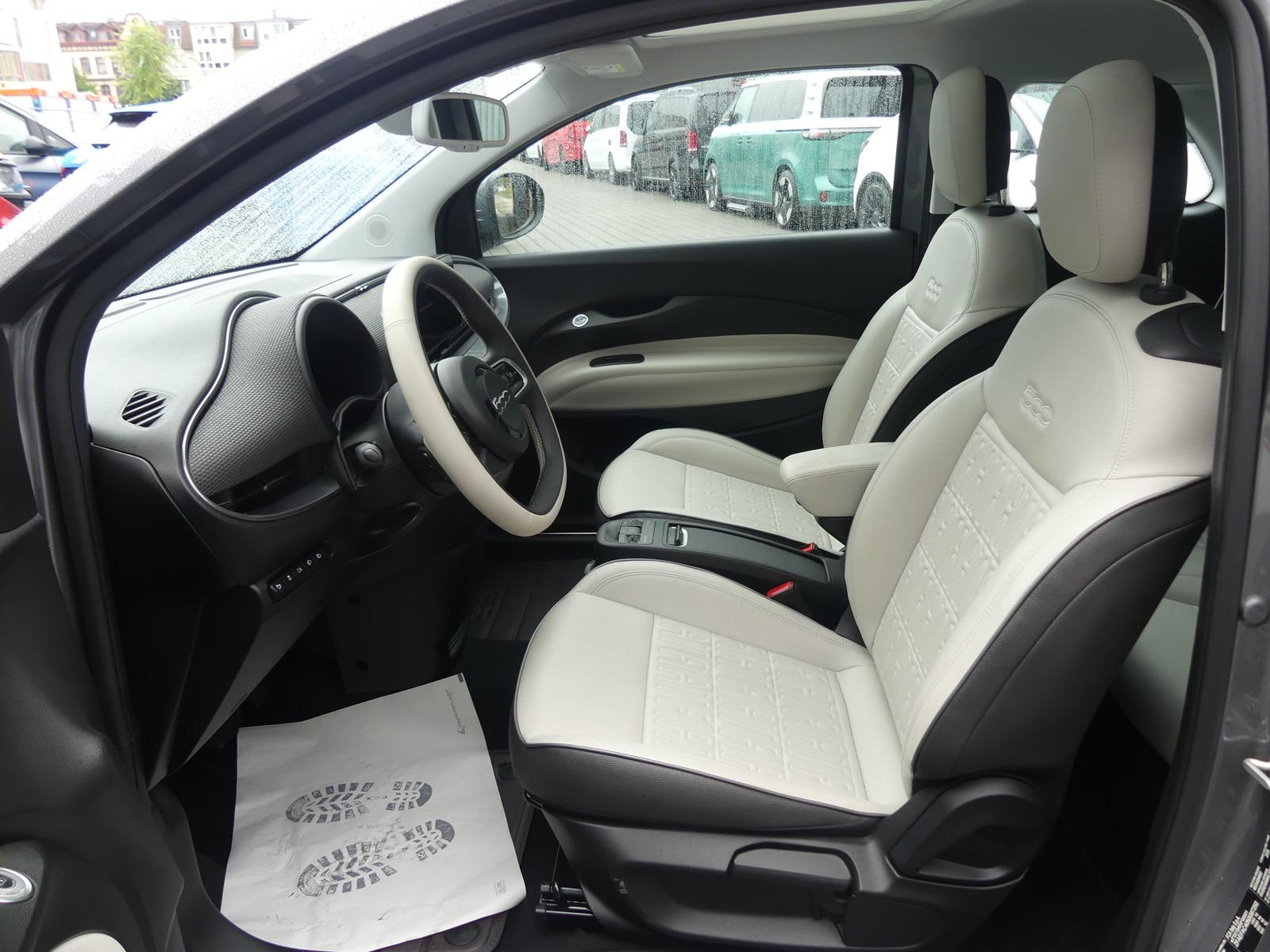 Fiat 500e La Prima by Bocelli 87KW PANO/LED/KAM/ACC