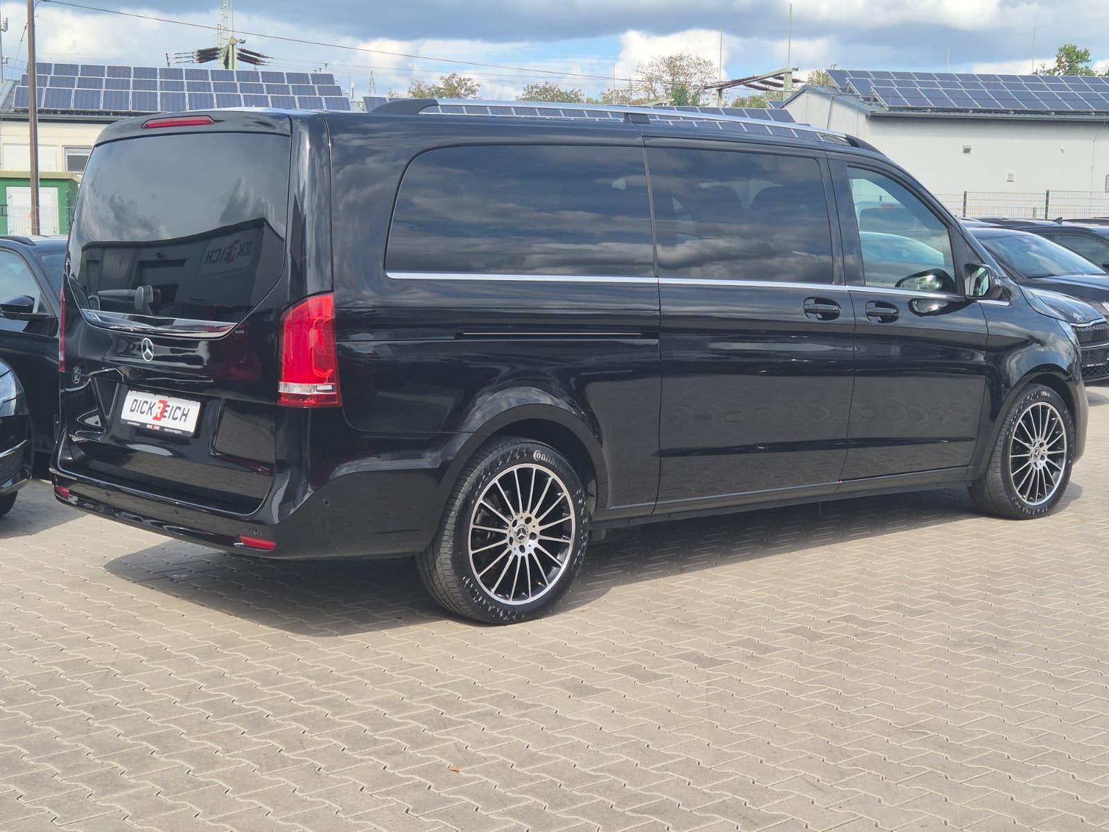Fahrzeugabbildung Mercedes-Benz V 250 d AVANTGARDE extralang LEDER*LED*BUR*DISTR