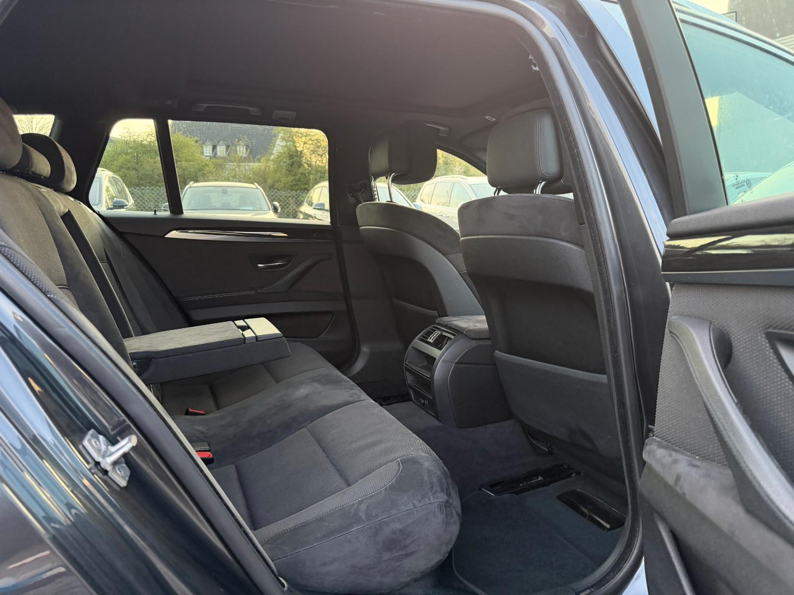 BMW 530d T°M-PAKET°PANO°BI XENON°HUD°ALCANTARA°AHK°