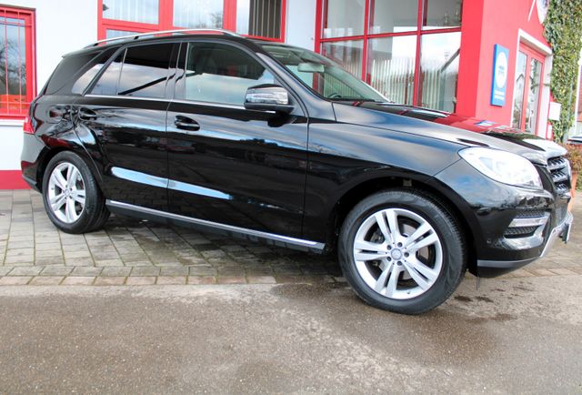 Mercedes-Benz ML 350 CDI BT 4m*COMAND*AHK*SSD*SPORTPAKET*19"