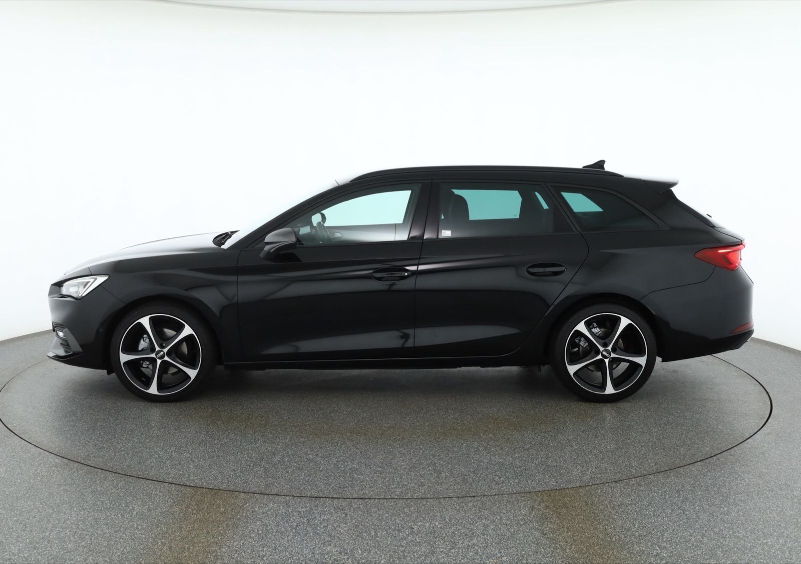 Seat Leon ST 1.5 TSI DSG FR LED Navi Kamera ACC Beats imagem 2