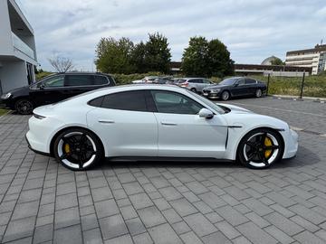 2020 Porsche TAYCAN 照片 7
