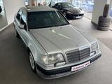 Mercedes-Benz E 500 W124 Klima + Schiebedach + Standheizung - Mercedes-Benz 500 mit Benzin-Antrieb: Schiebedach, Limousine