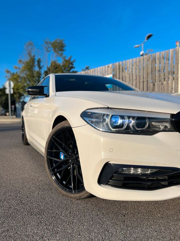 Image of BMW 530