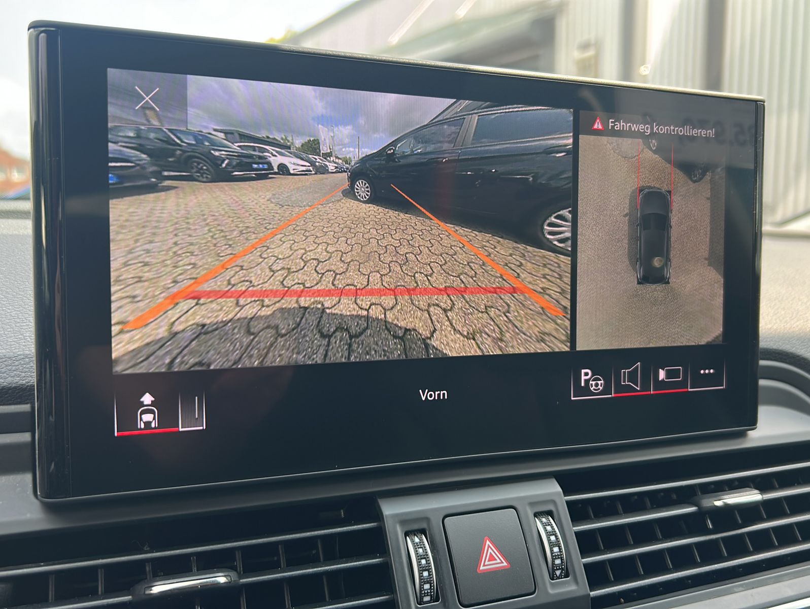 Fahrzeugabbildung Audi Q5 40 TDI quattro advanced