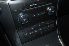 Fahrzeugabbildung Ford S-Max Titanium Automatik AHK ACC KeyFreePaket