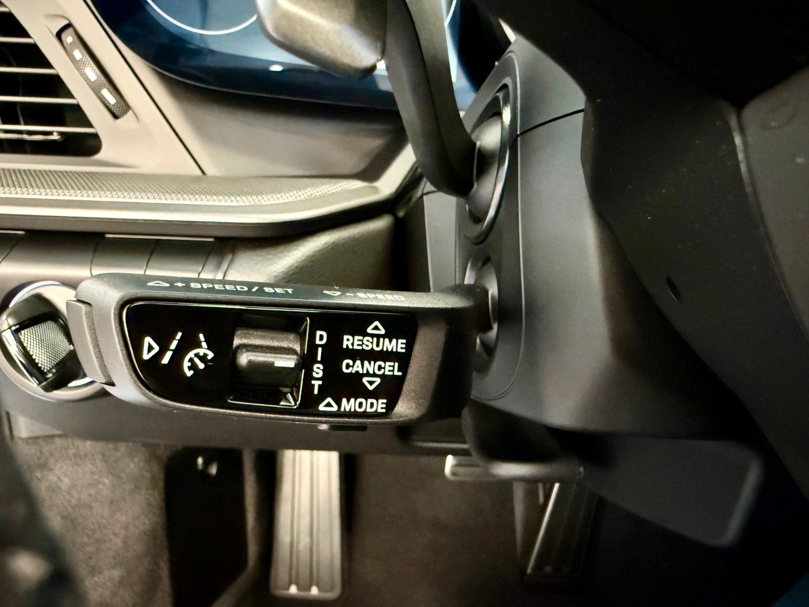Fahrzeugabbildung Porsche 911 992 Carrera Cabrio Sportabgas/ACC/18-Wege