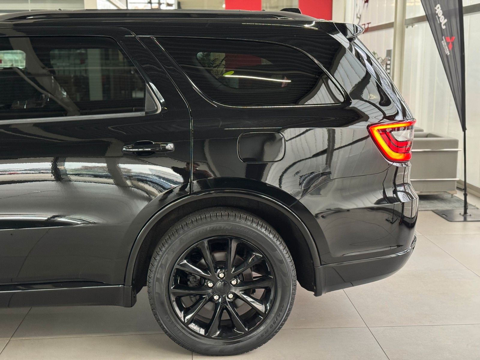 Fahrzeugabbildung Dodge Durango 5,7 R/T "ACC EU-Navi AHK"