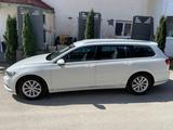 Volkswagen Passat 2.0 TDI SCR 140kW DSG Comfortl. Varia... - Volkswagen Passat: Von Privat
