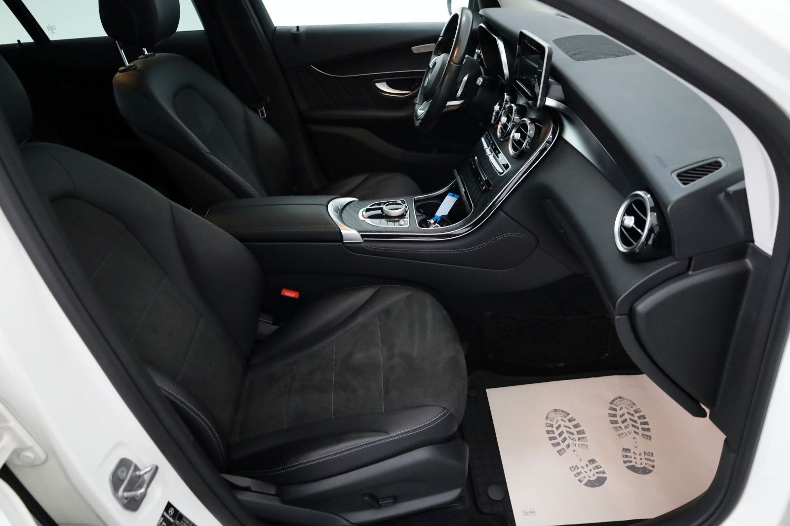 Fahrzeugabbildung Mercedes-Benz GLC 250 Coupe 4M AMG-Line Int. T.Leder,Navi,360°