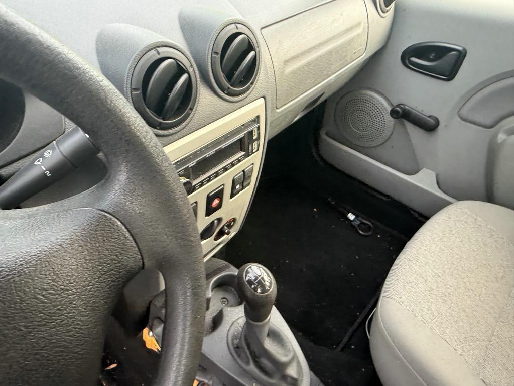 Dacia Logan 2011 — photo 24