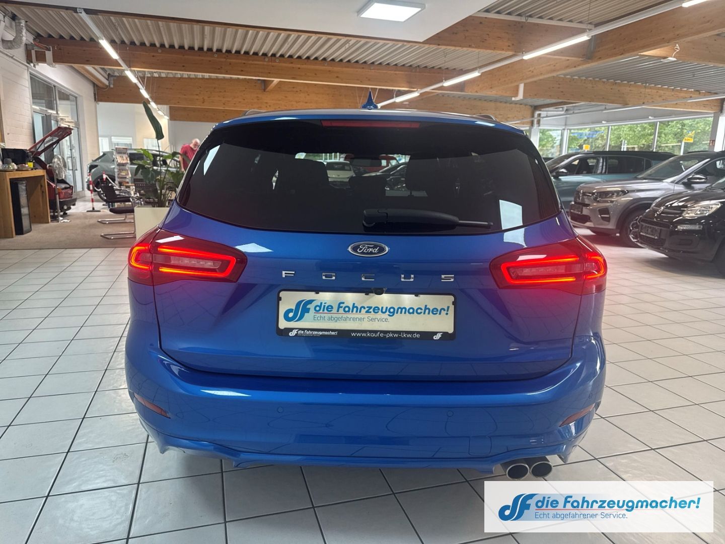 Fahrzeugabbildung Ford Focus Turnier ST-Line Navi LED ACC Apple CarPlay
