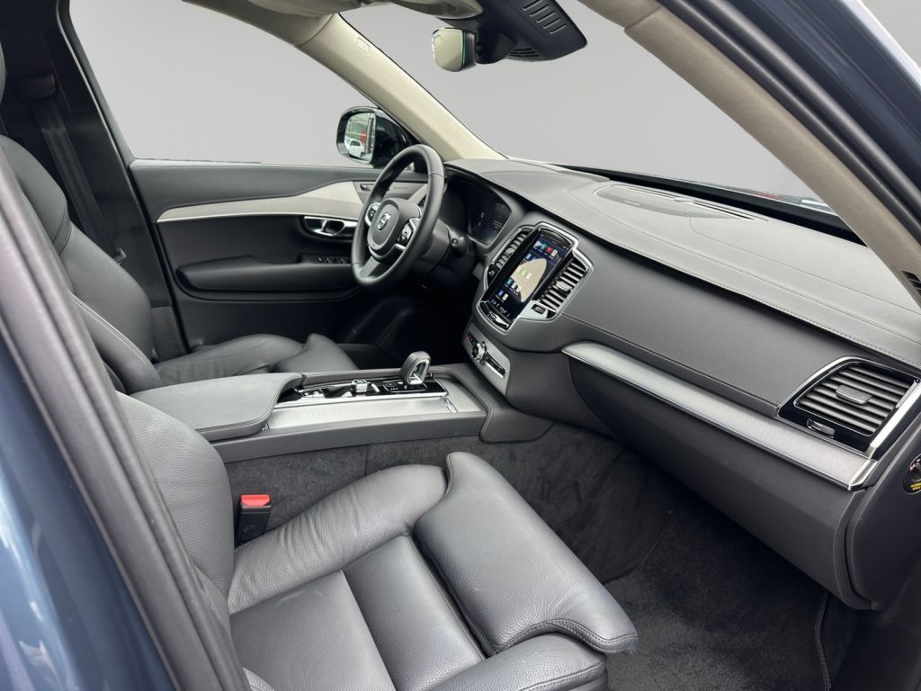 VOLVO XC90 T8 AWD Plug-in Hybrid Ultra Dark 360° AHK s VOLVO XC90 T8 AWD Plug-in Hybrid Ultra Dark 360° AHK s