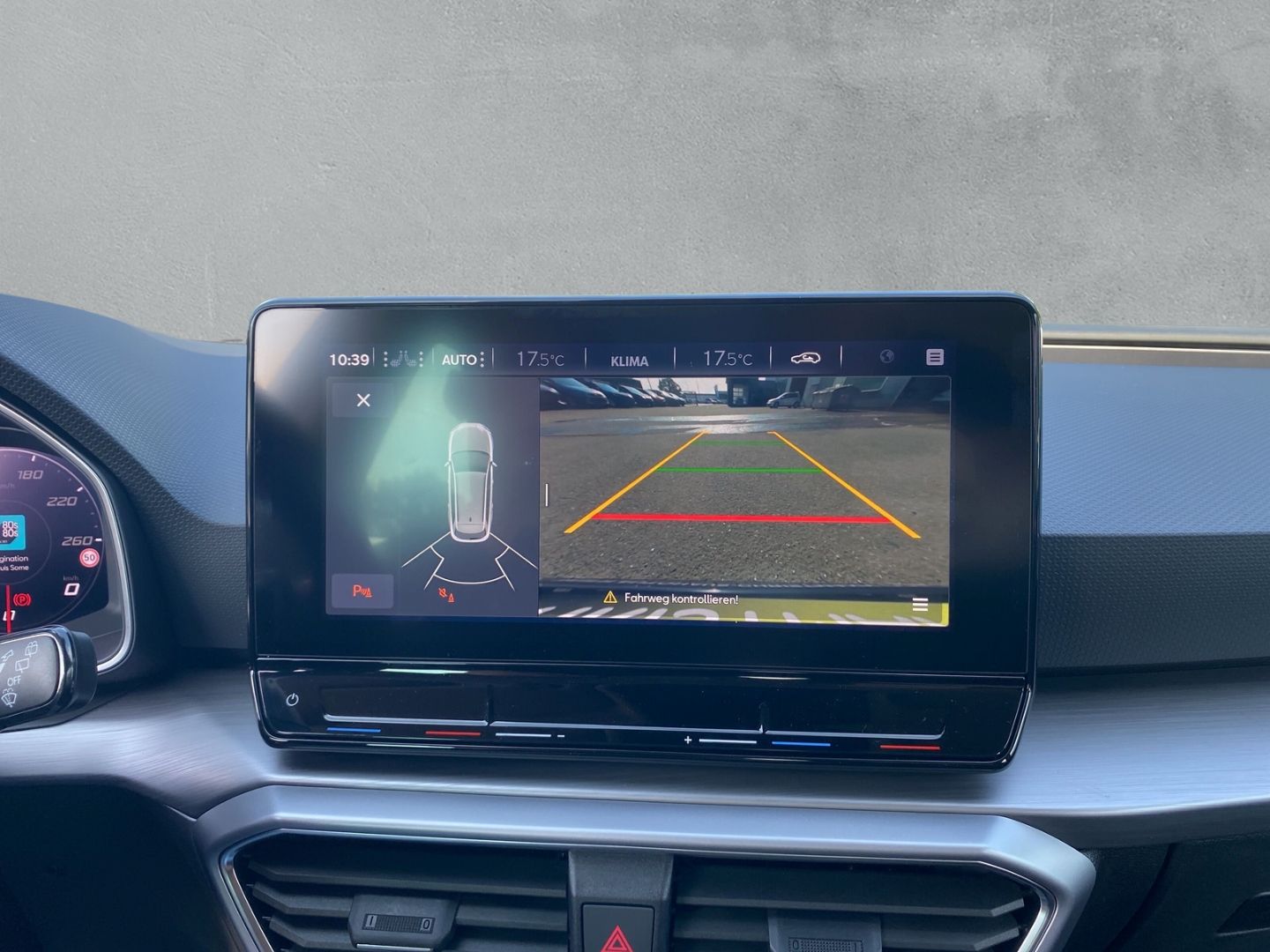Fahrzeugabbildung SEAT Leon Sportstourer FR 2.0 TDI EU6d *Navi *digital