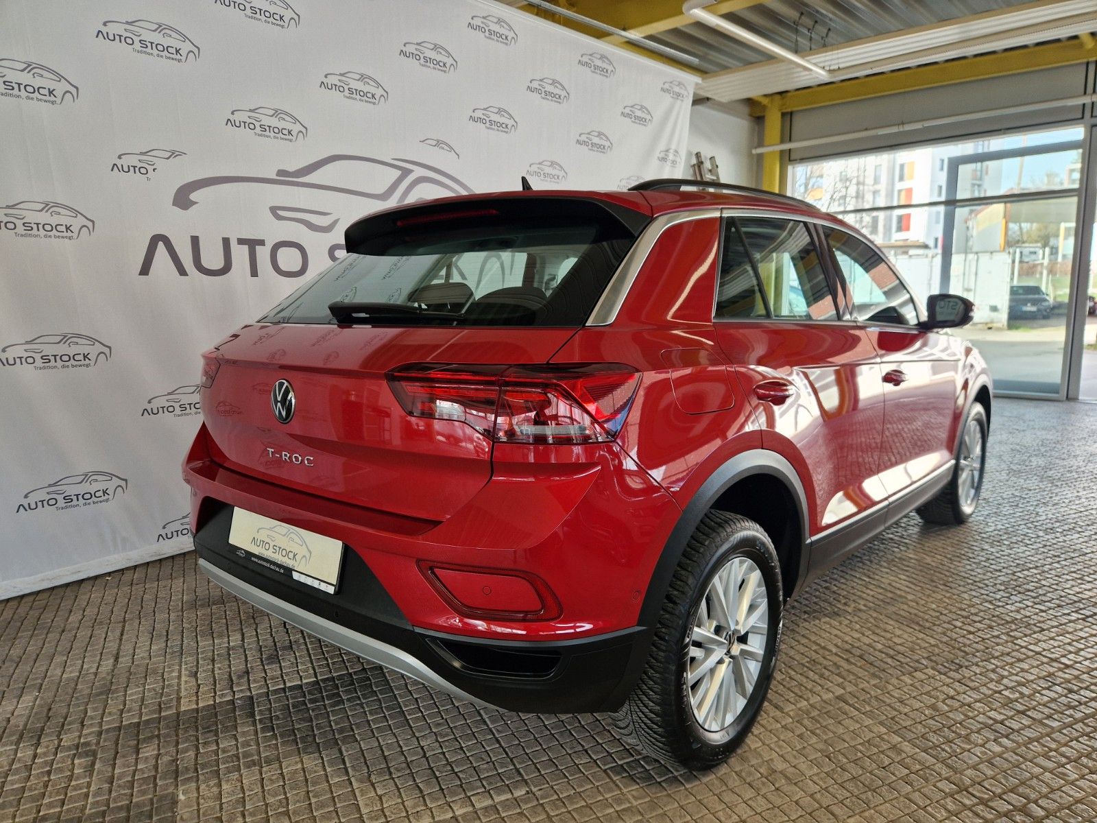 Volkswagen T-Roc 1.0 TSI Life LED PDC Navi Sitzheiz. App Co foto 5