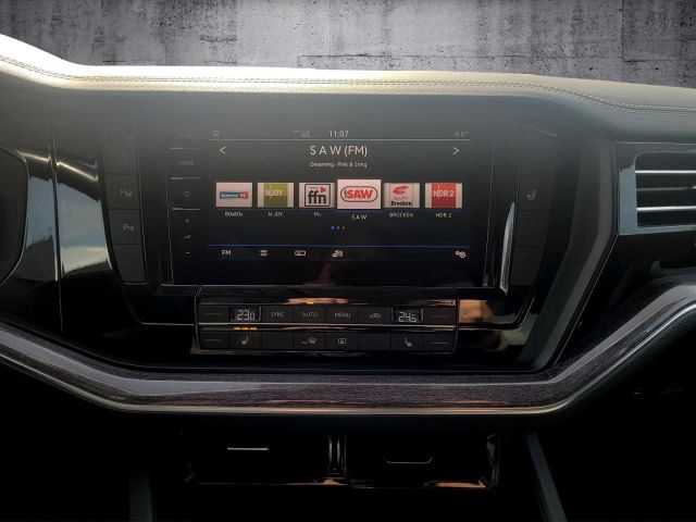 Touareg 3.0TDI V6 AHK DynAudio Kamera Pano