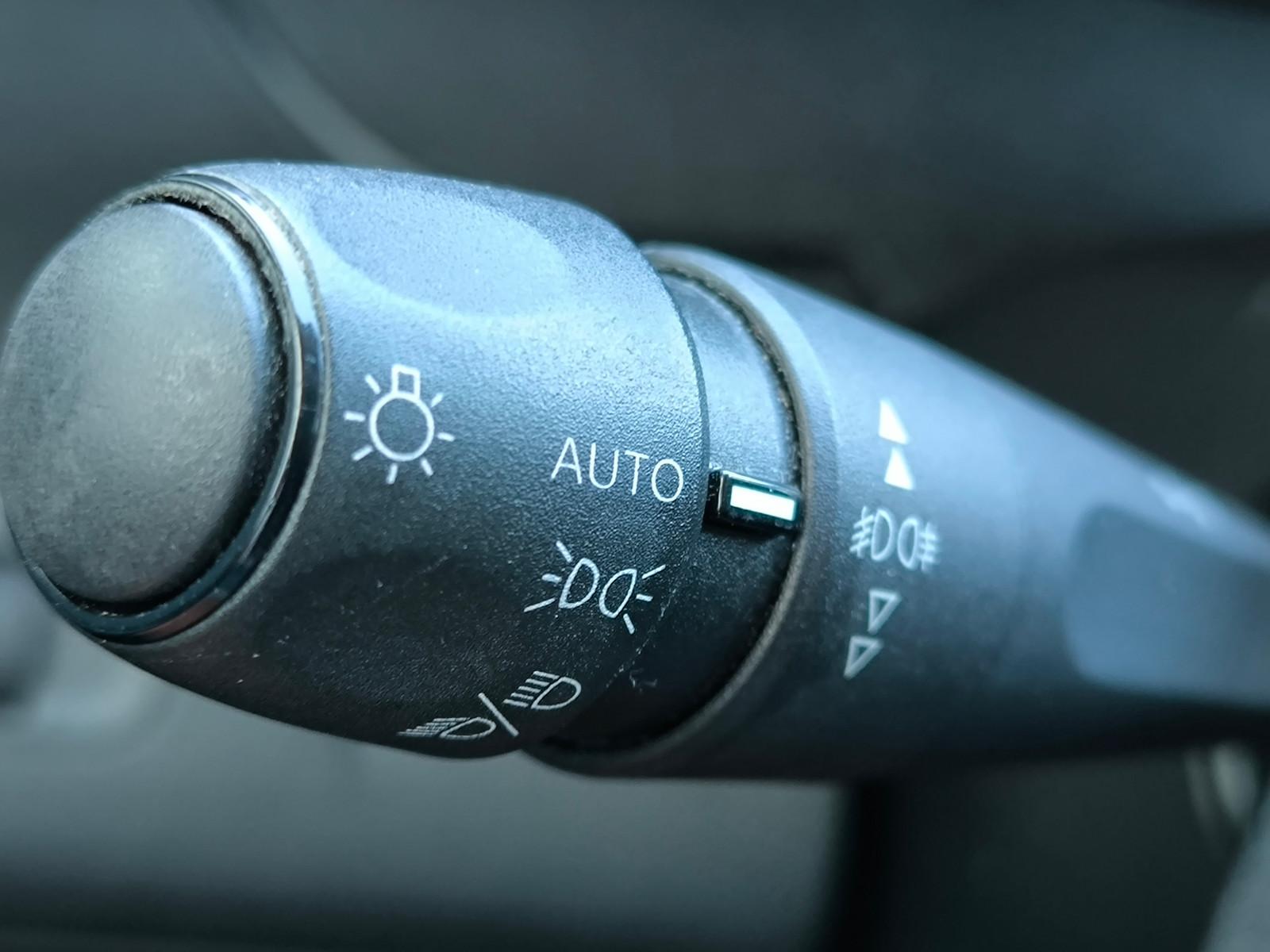 Peugeot Partner Premium L2 1.5 HDI*Navi*SHZG*PDC*Tempo