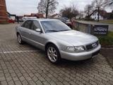 Audi A8 4.2L V8 Quattro - Audi A8 mit Benzin-Antrieb: Limousine, 4.2
