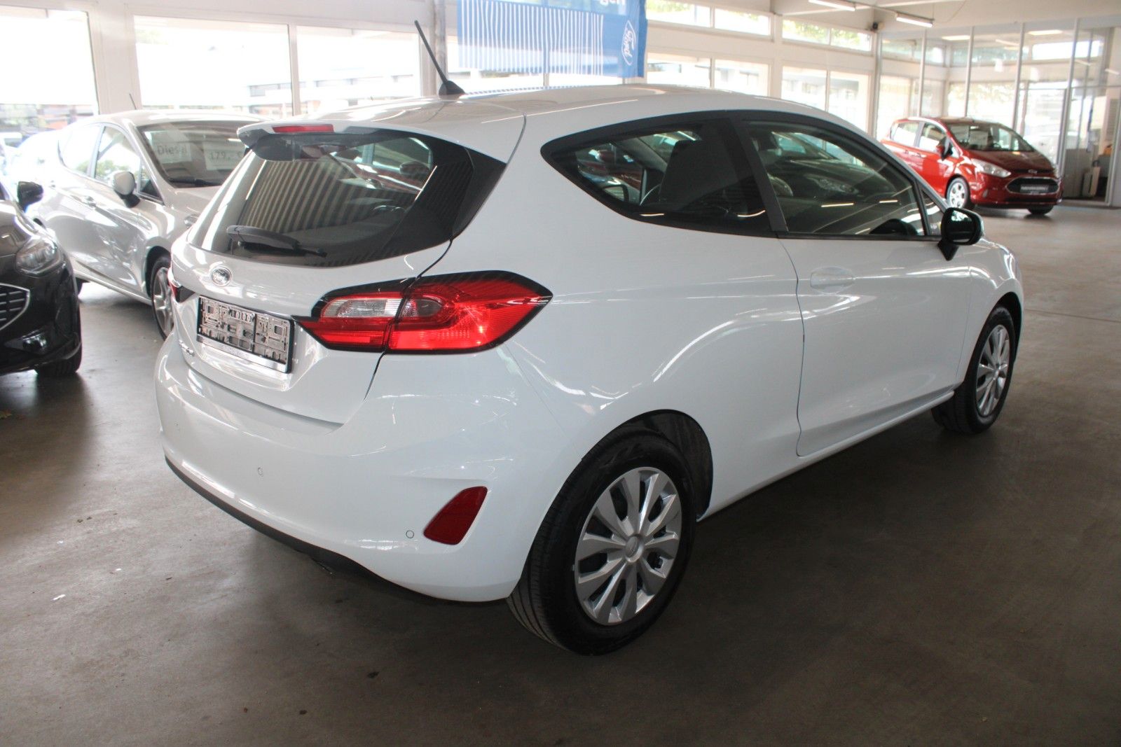 Fahrzeugabbildung Ford Fiesta Trend KLIMA LED WinterPaket PDC 1.Hand