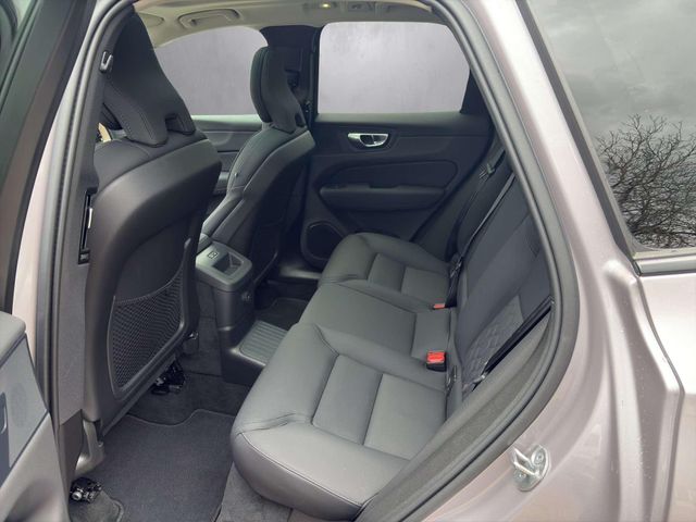 Volvo XC60 T6 Plug-In Hybrid AWD Facelift Plus Dark