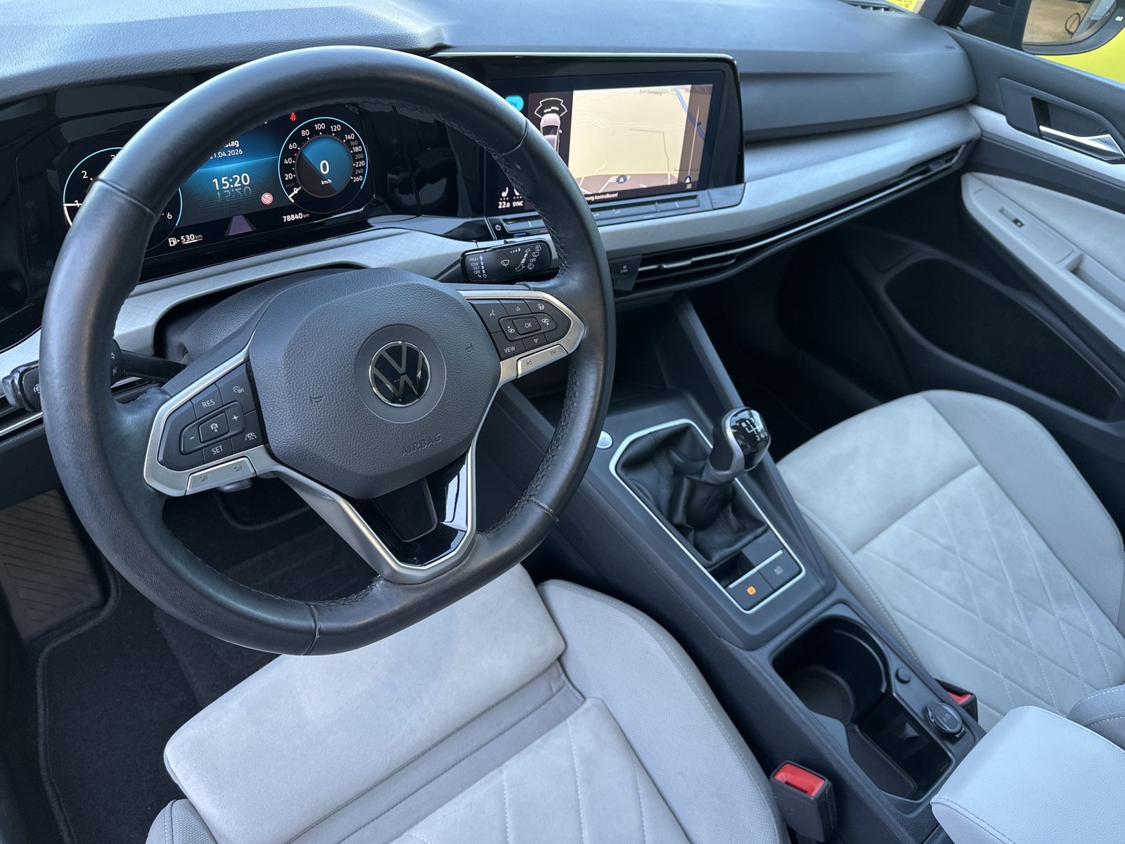 Fahrzeugabbildung Volkswagen Golf Variant 2.0 TDI Life NAV+LED+KAM+VCOCK+HUD
