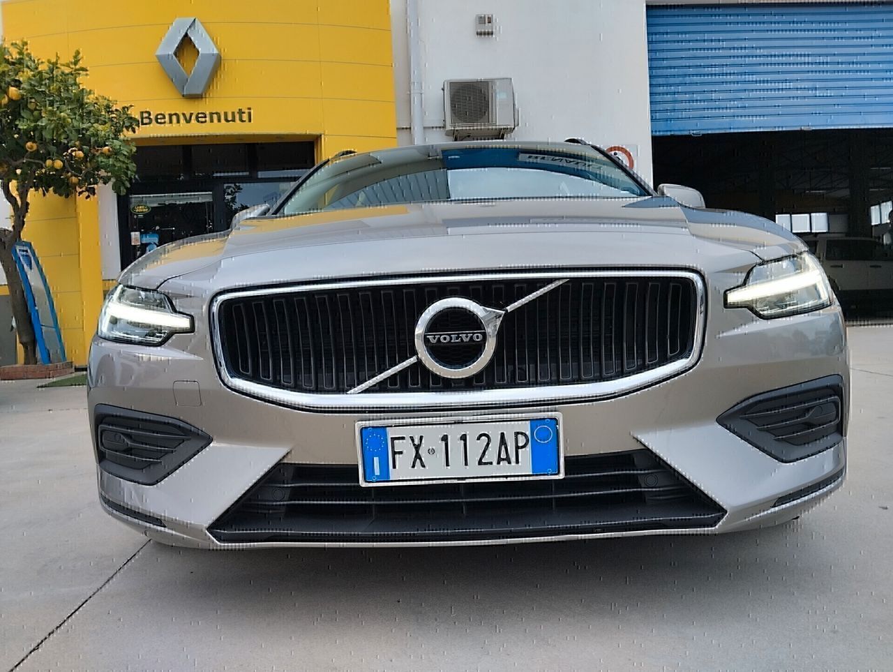 Volvo VOLVO V60 S.W. 2.0 TDI 150cv D3 Geartronic Busin imagem 3
