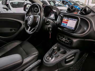 Smart ForFour BRABUS Xclusive Kamera Navi JBL-Sound