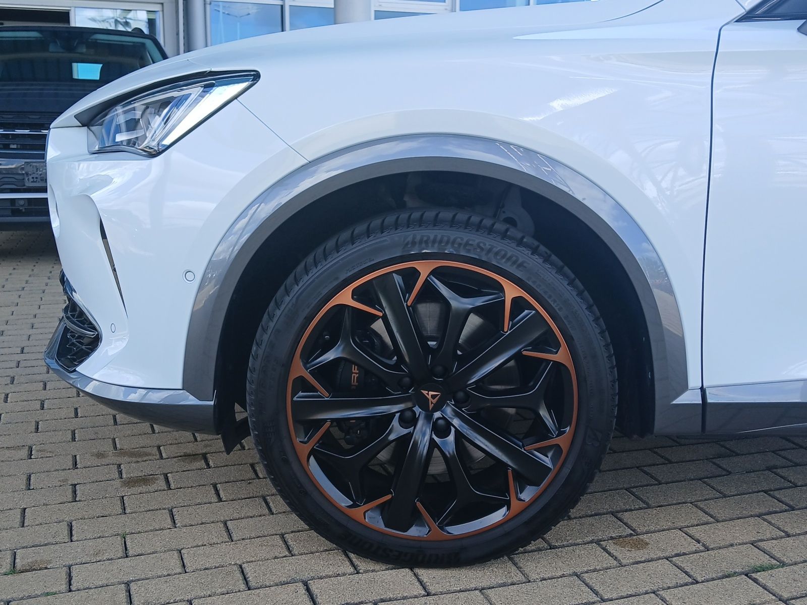 Fahrzeugabbildung CUPRA Formentor VZ DSG 4Drive LED AHK Navi Pano ACC RF