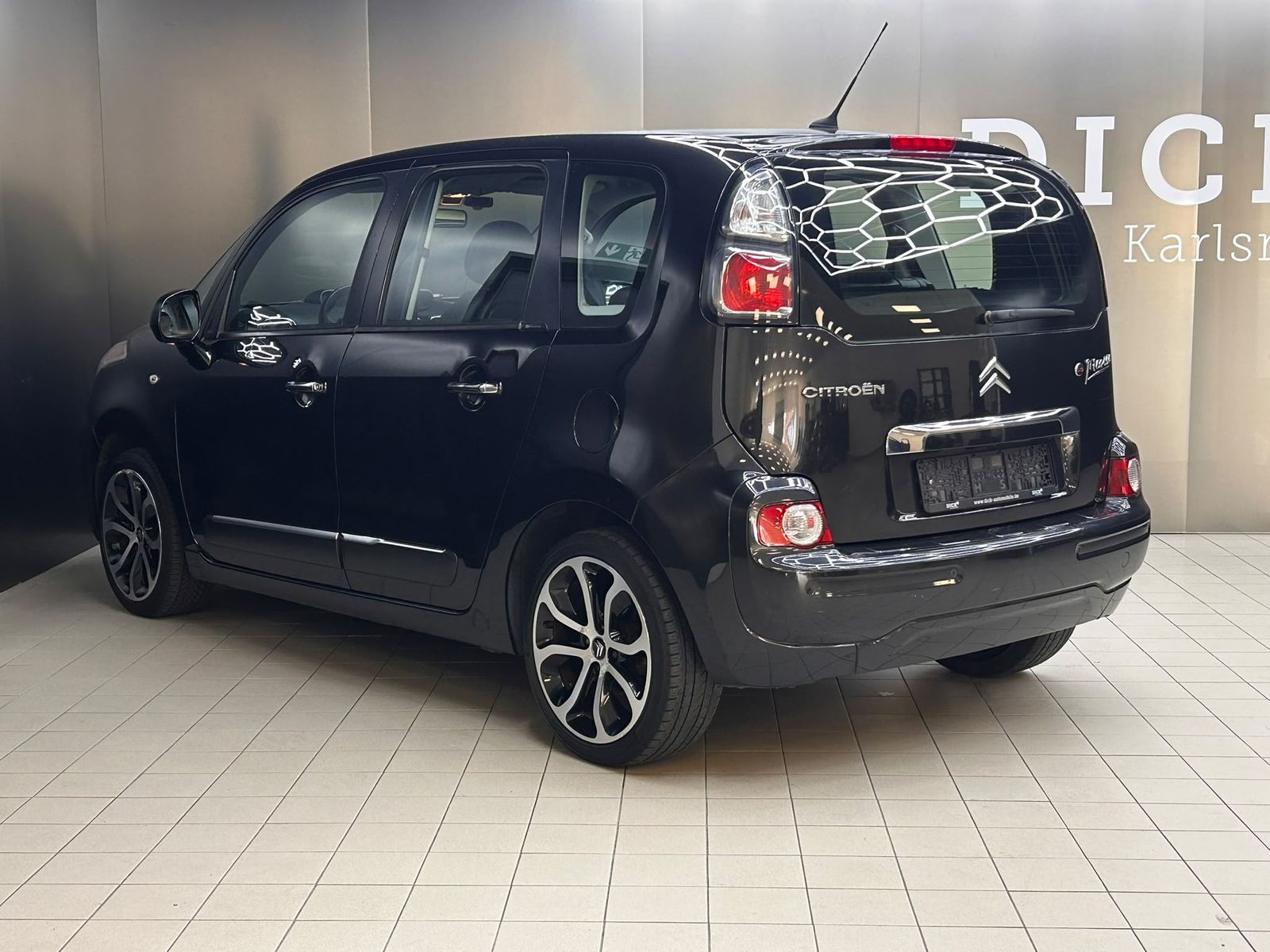 Fahrzeugabbildung Citroën C3 Picasso Exclus Black-Paket GEPFLEGT+NAVI+TÜV