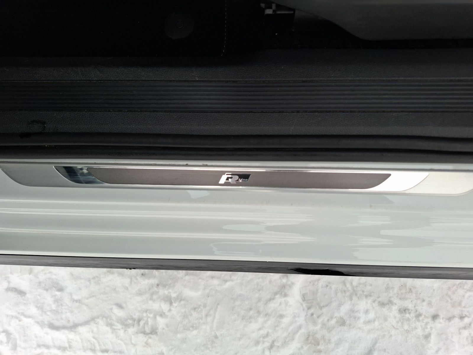 Fahrzeugabbildung Volkswagen Touran TDI Highline 7-Si R-Line LED AHK Navi ACC