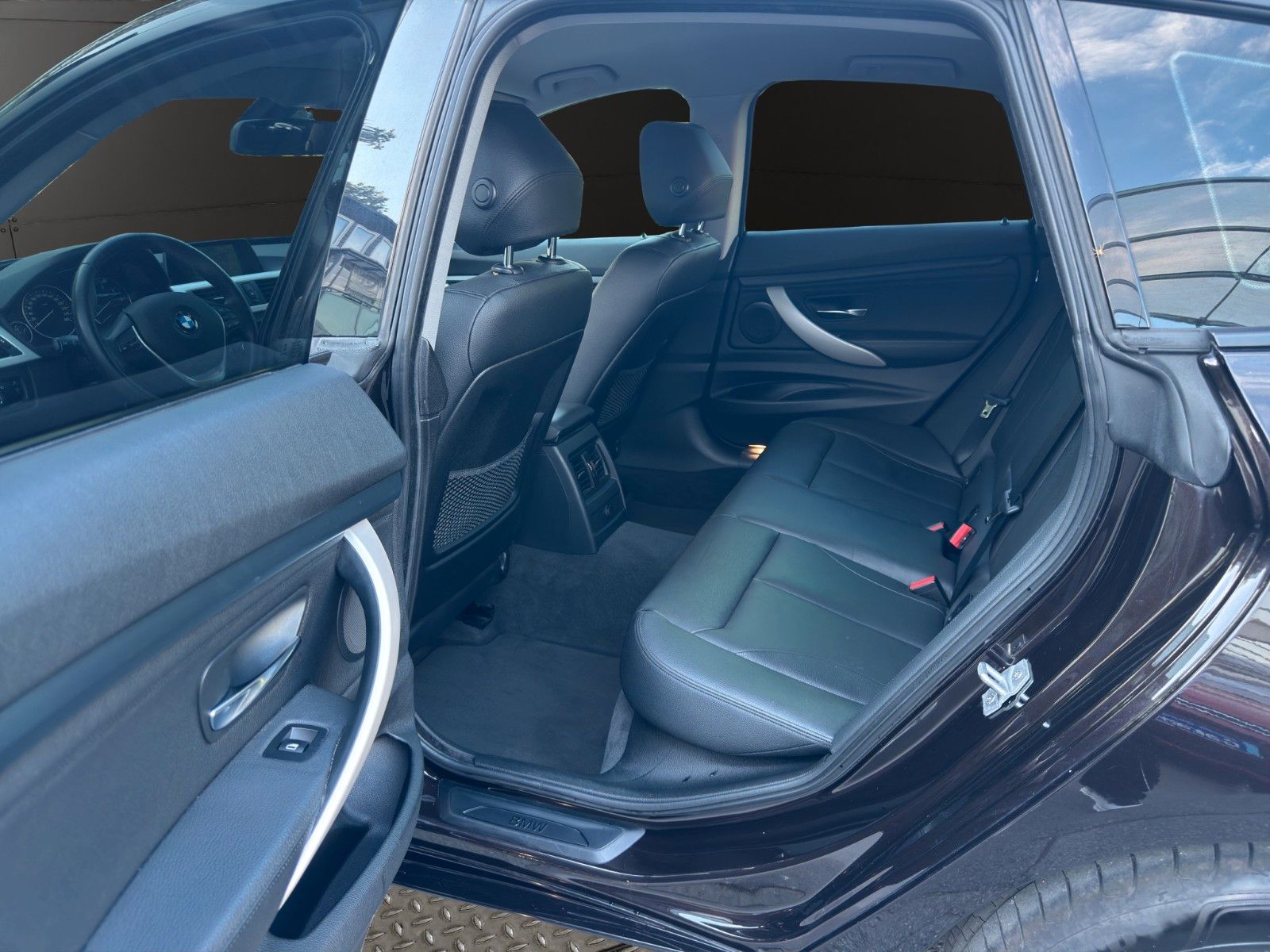 Fahrzeugabbildung BMW 318 d Gran Turismo Automatik/Klimaaut./Leder+Shz
