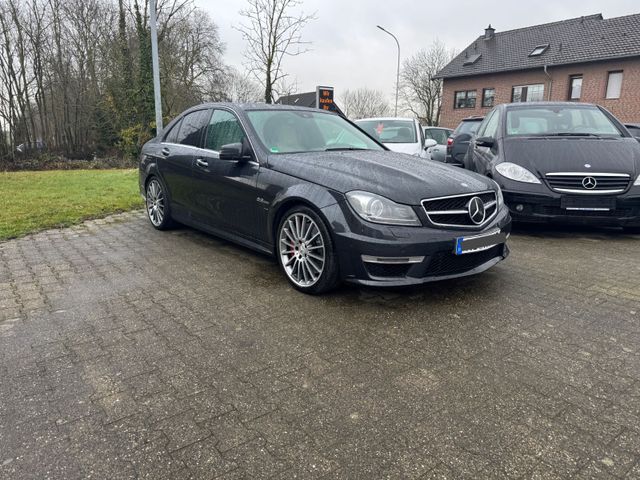 Mercedes-Benz C 63 AMG P-Package Sperrdiff Designo DEUTSCH