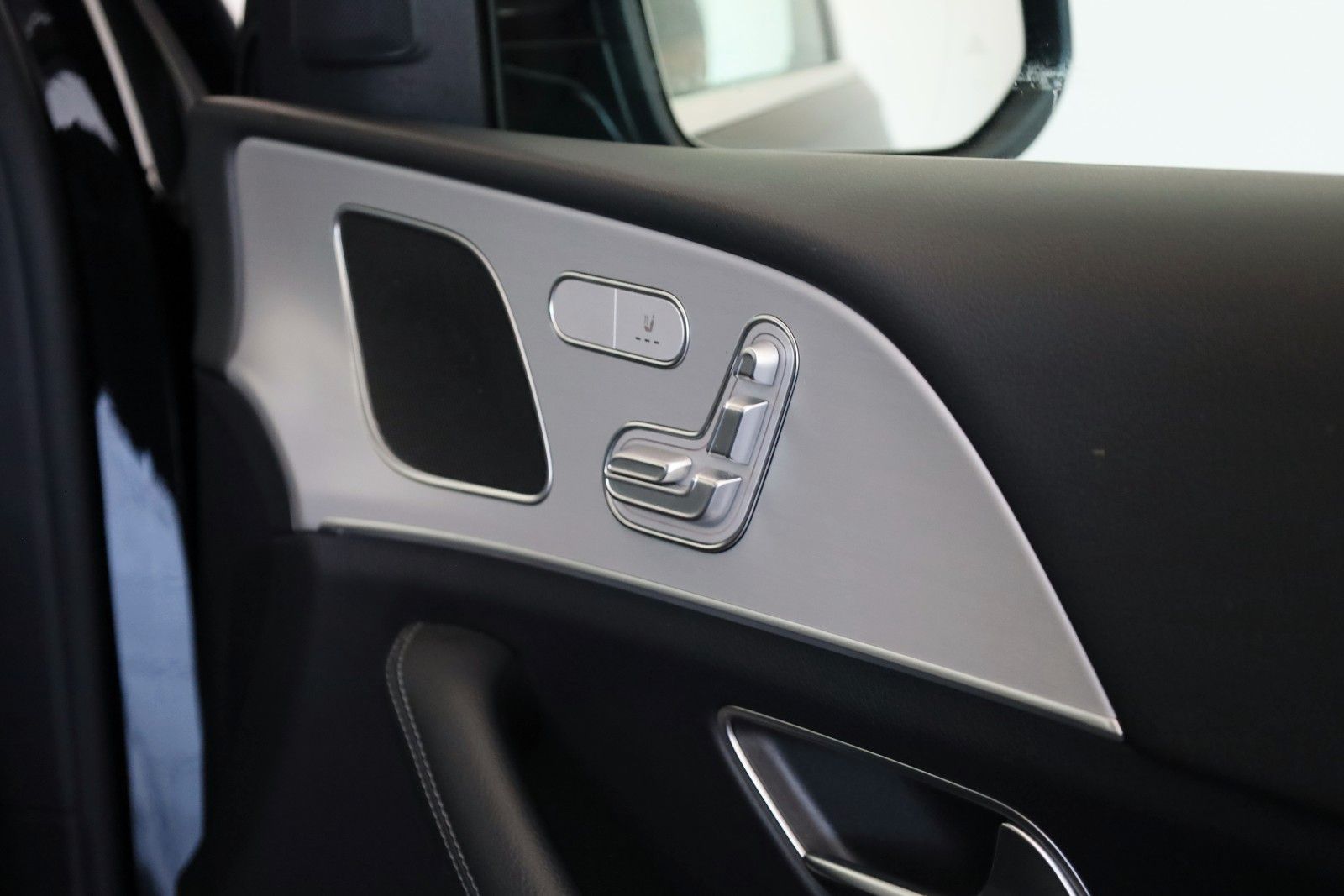 Fahrzeugabbildung Mercedes-Benz GLE 350e 4M,Leder,Navi,LED,SH,360Kamera,ACC,AHK