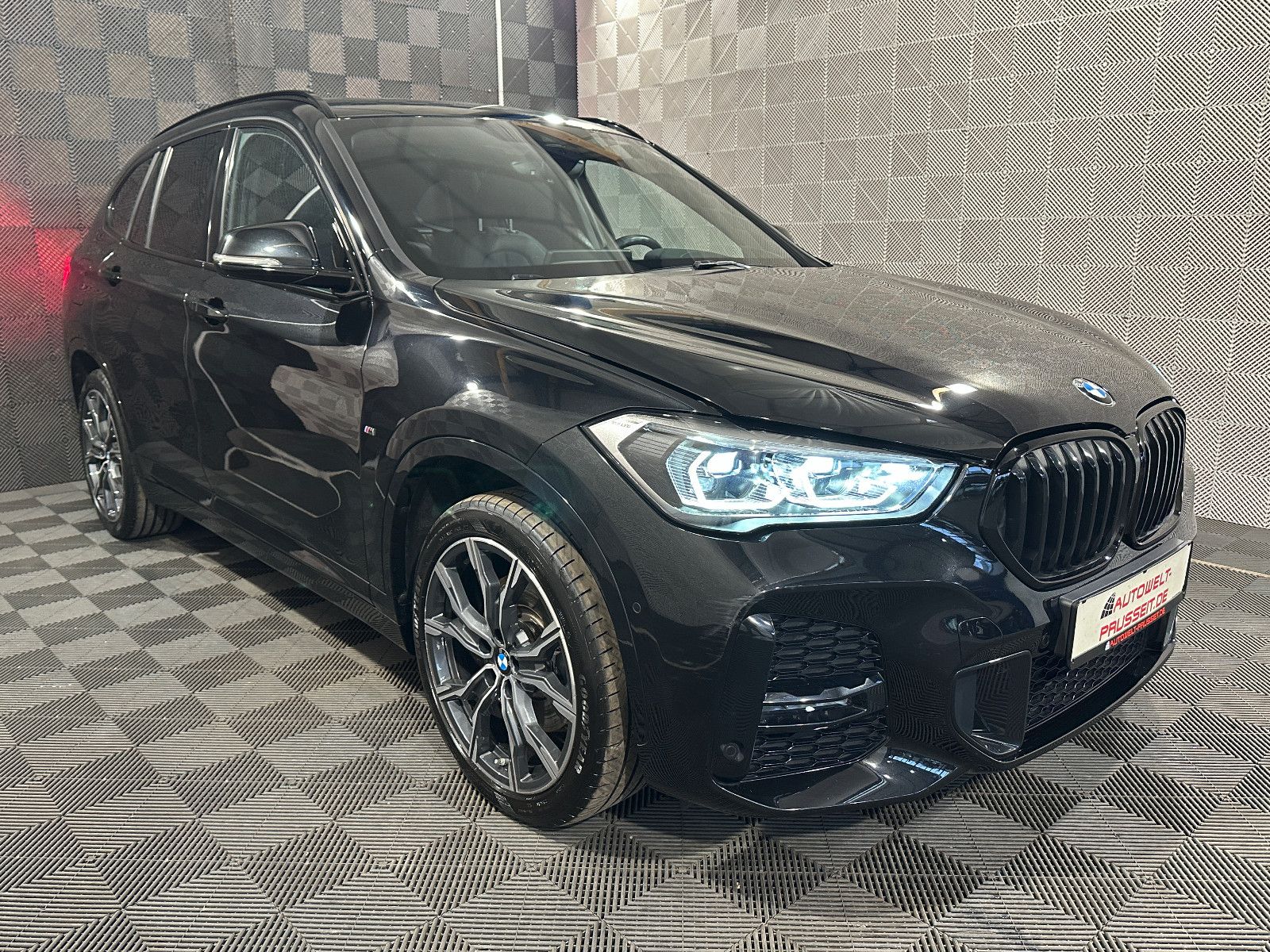 Gebrauchtwagen BMW X1 X1 xD. 20i*M SPORT*SHADOW-LED-AHK-PANO-HUD-R.KAM in Horb am Neckar
