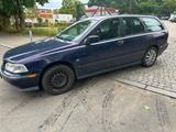 Volvo V40 1.8 - gebrauchte Volvo V40 aus dem Jahr 2000