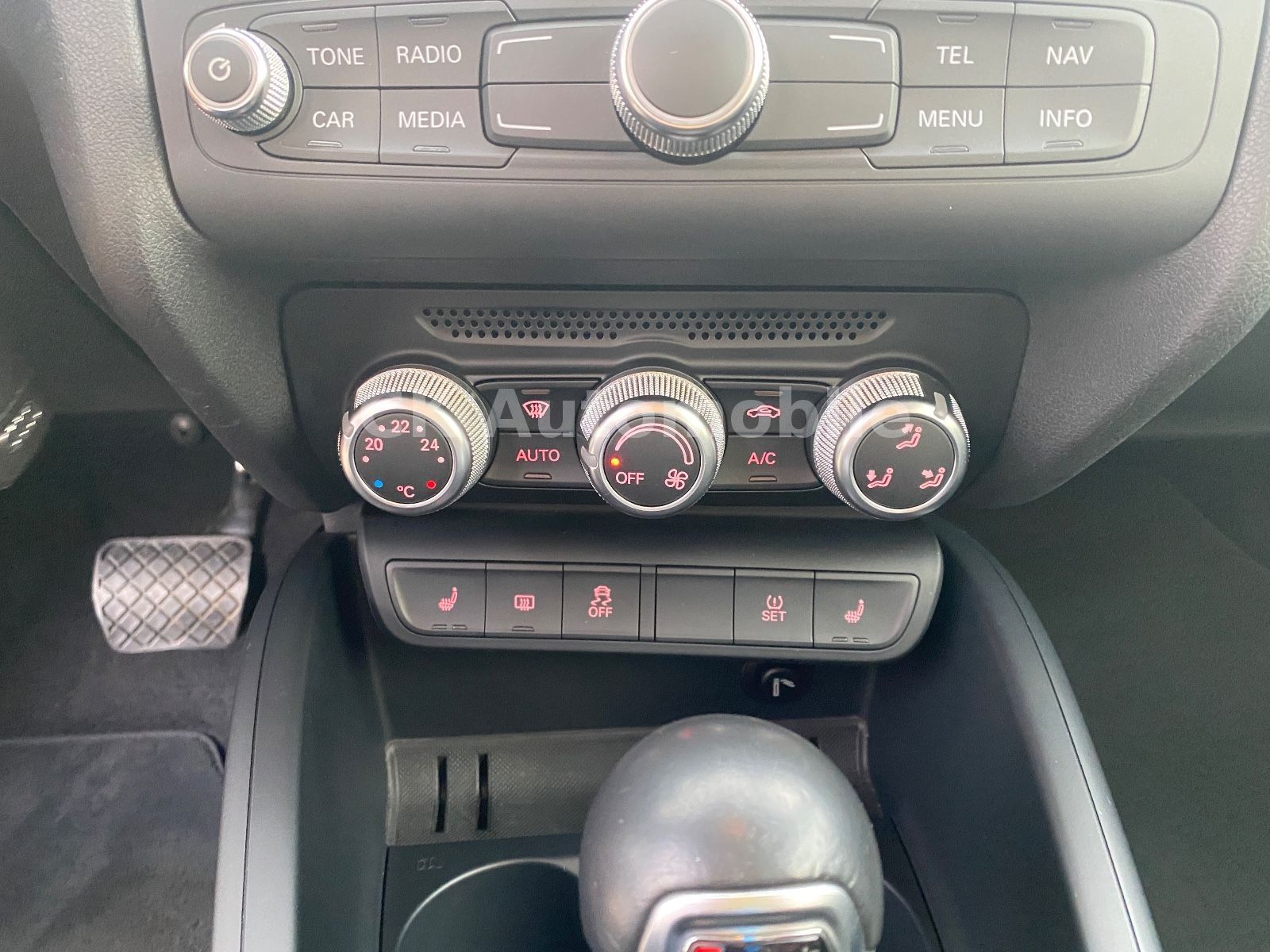 Fahrzeugabbildung Audi A1 Attraction 1.6 TDI DSG/Klima/Bi-Xenon/SHZ/PDC