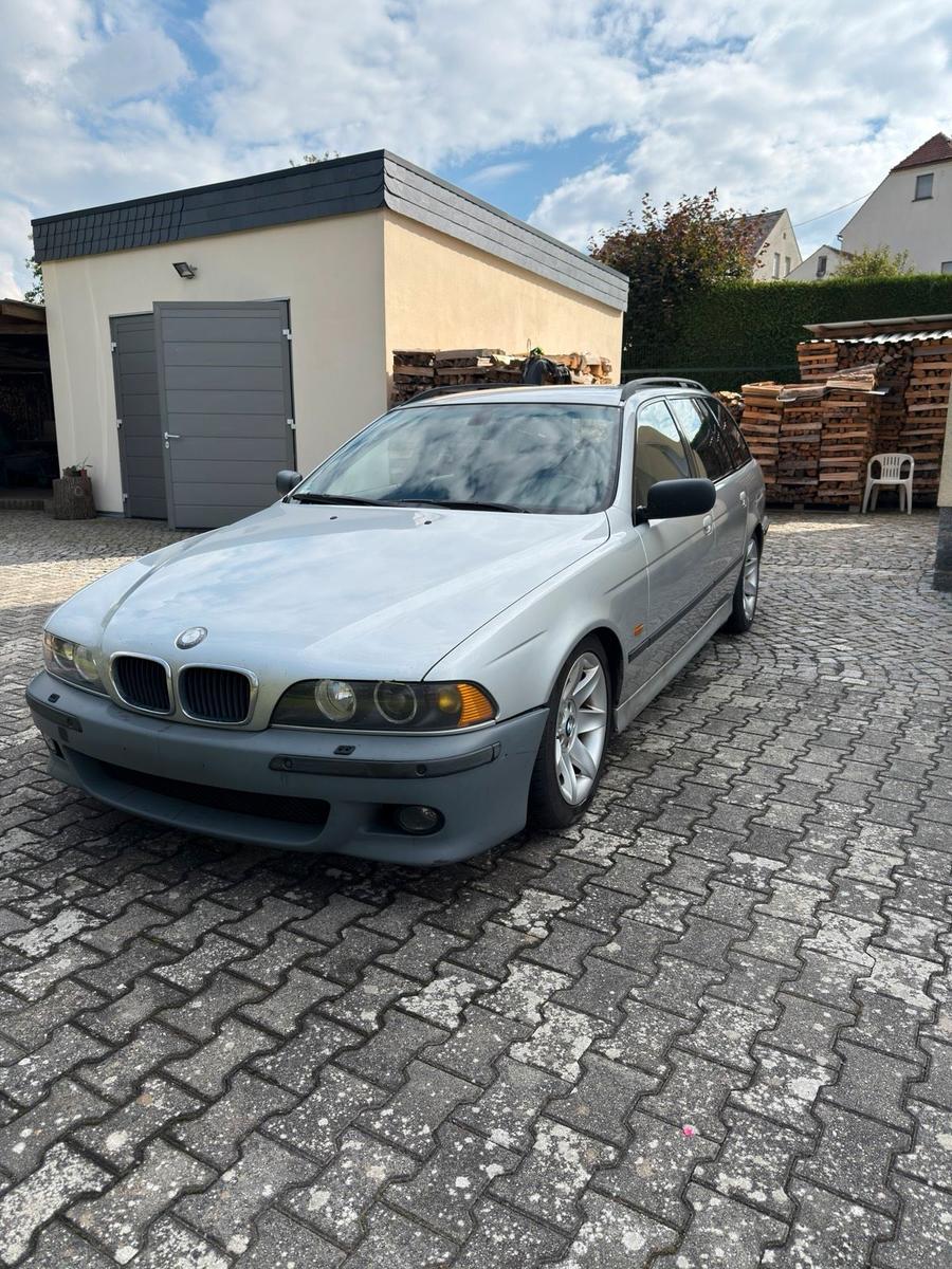BMW 525