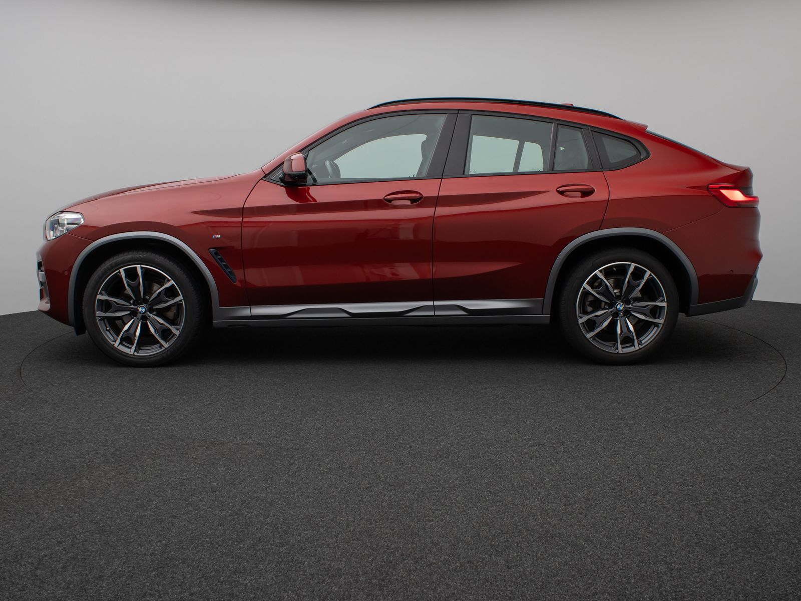 Fahrzeugabbildung BMW X4 xD20d M Sport X Panorama HUD HiFi Komfort 20"