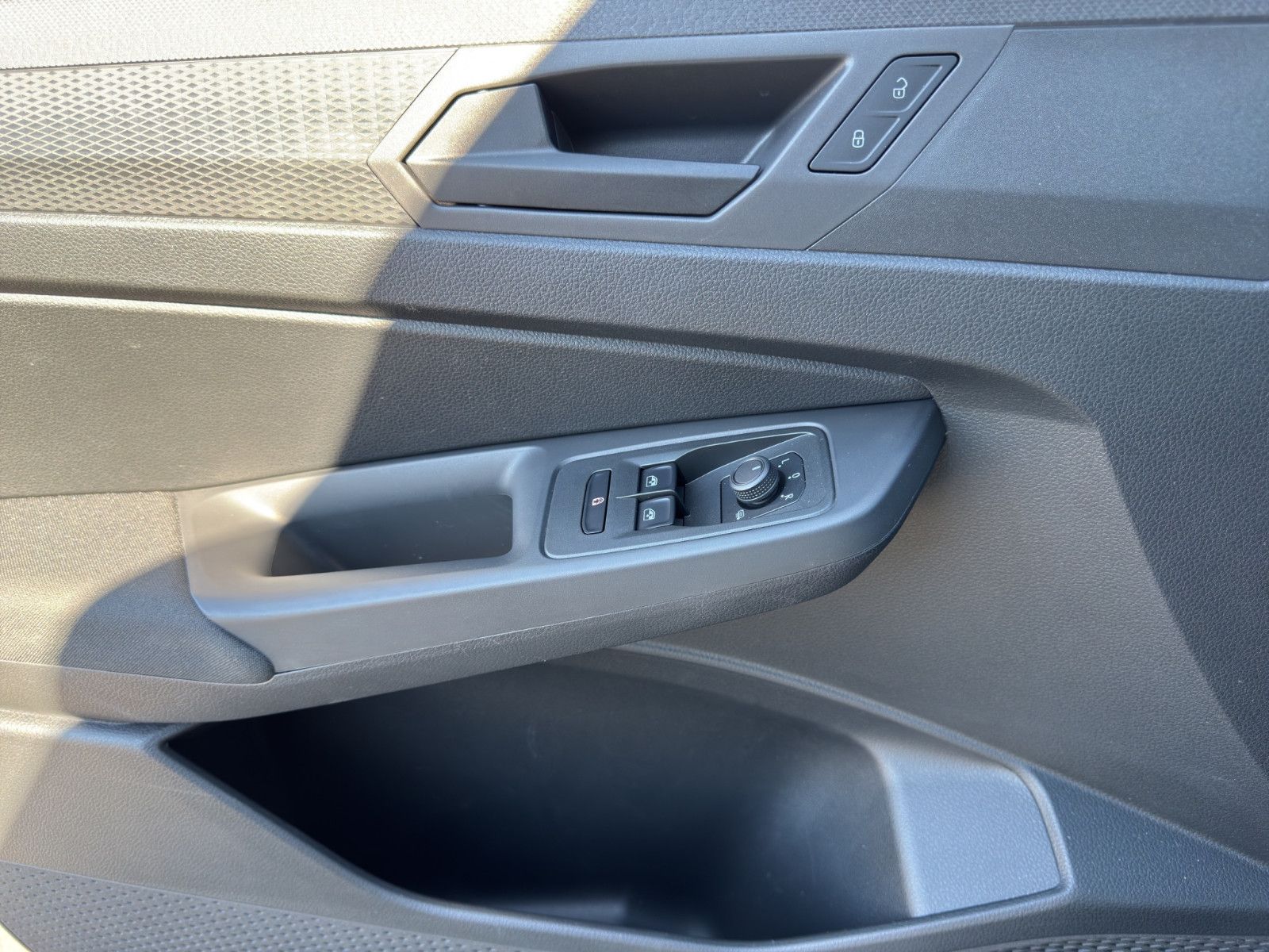 Fahrzeugabbildung Volkswagen Caddy Maxi *Apple CarPlay*Tempomat*7 Sitzer