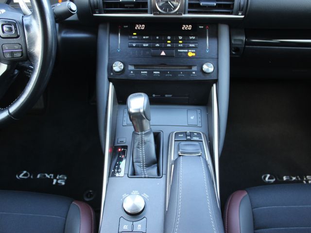 IS 300h "Sport Line" "lückenlos scheckheft"