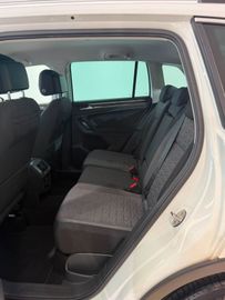 Volkswagen Tiguan - 9