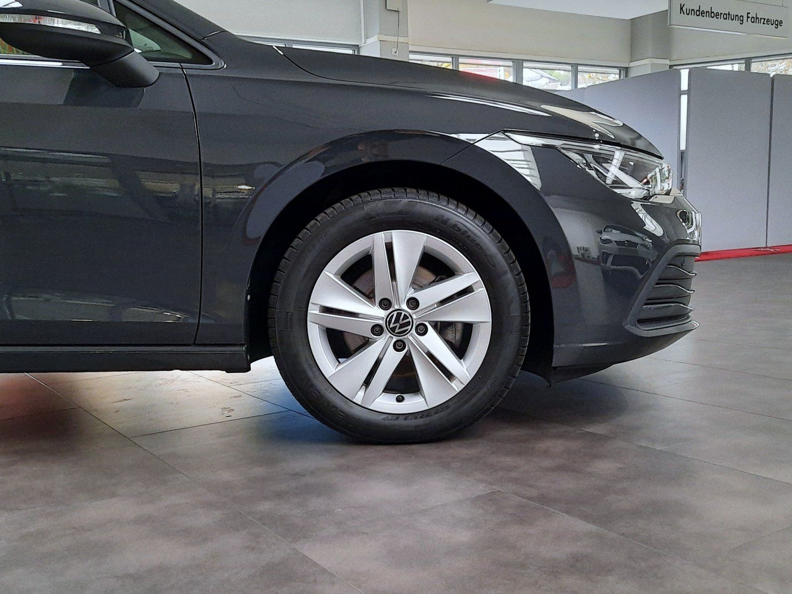 Fahrzeugabbildung Volkswagen Golf Life TDI *Navi*Cam*PDC*Sitzhzg*LED*ACC*APP*