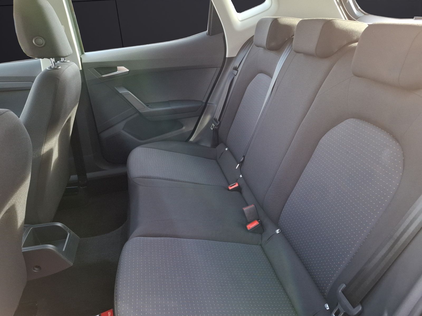 Fahrzeugabbildung SEAT Arona TSI Style DSG LED Navi AID ACC Park-Assist