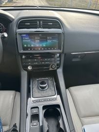 Jaguar F-Pace - 10