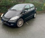 Mercedes-Benz Mercedes A Klasse 200 - Mercedes-Benz E 200 aus 2006