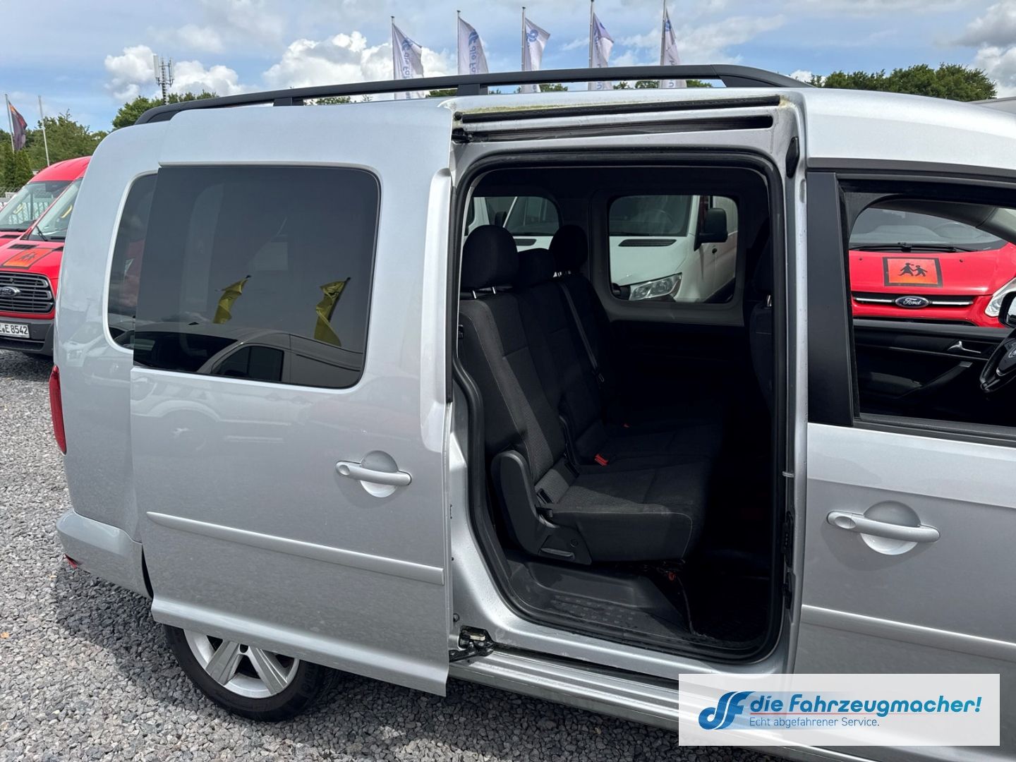 Fahrzeugabbildung Volkswagen Caddy Maxi Trendline BMT Mehrzonenklima *EXPORT