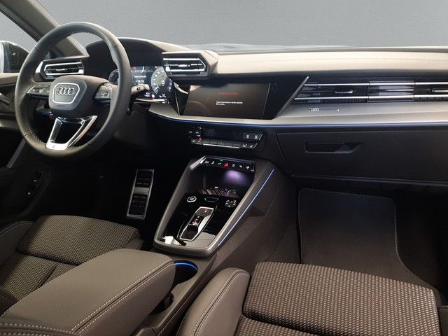 Fahrzeugabbildung Audi A3 Sportback S line 45TFSIe AHK Navi Kamera