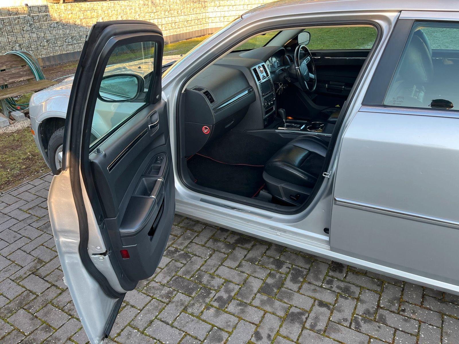 Mercedes-Benz 300 2010 — photo 7