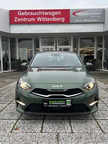 Kia Ceed 1.5 T- DCT7 /Navi/Klimaaut/Lenkradh./Sitzh.